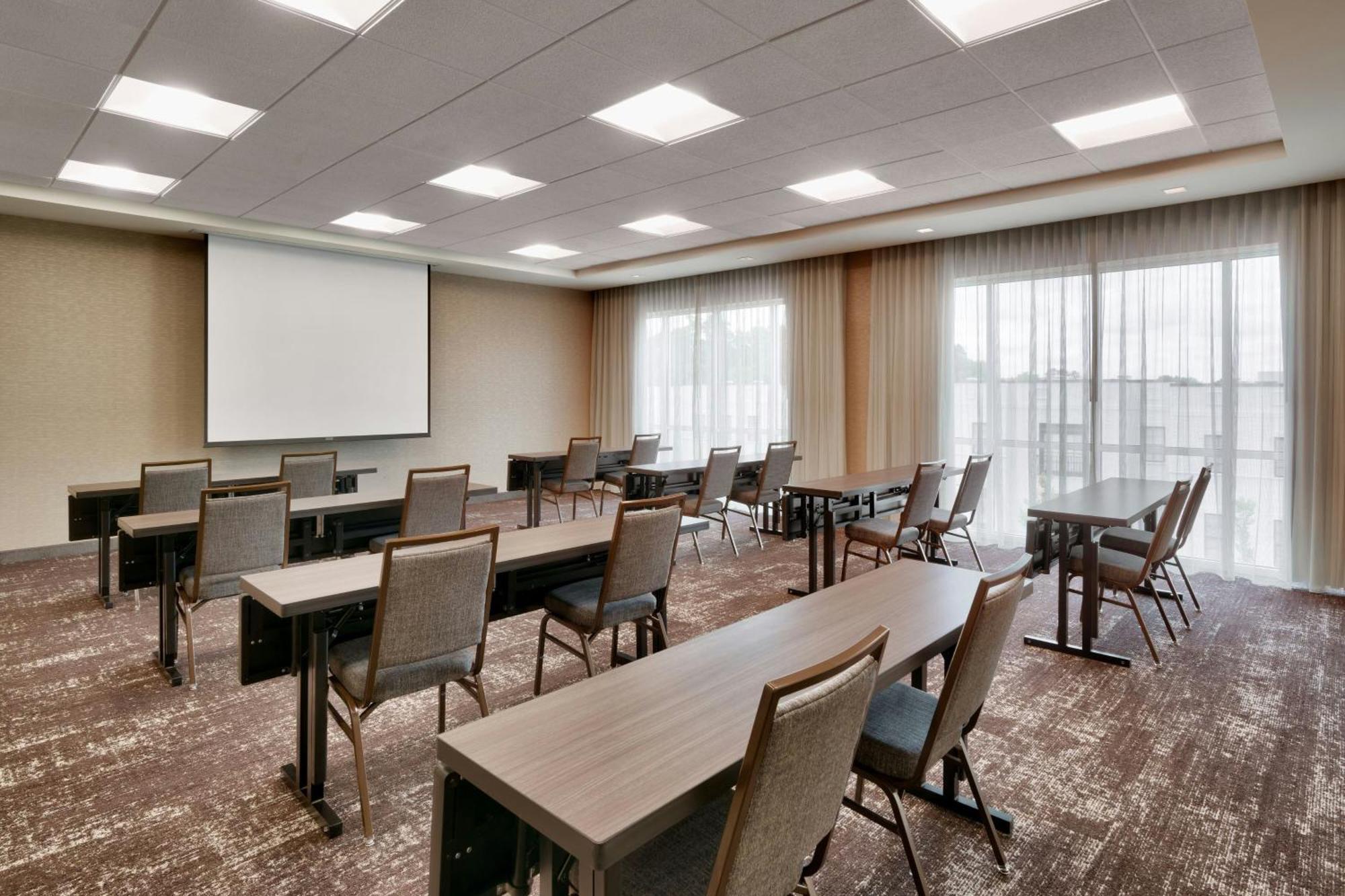 Courtyard By Marriott Atlanta Duluth Downtown Hotell Eksteriør bilde
