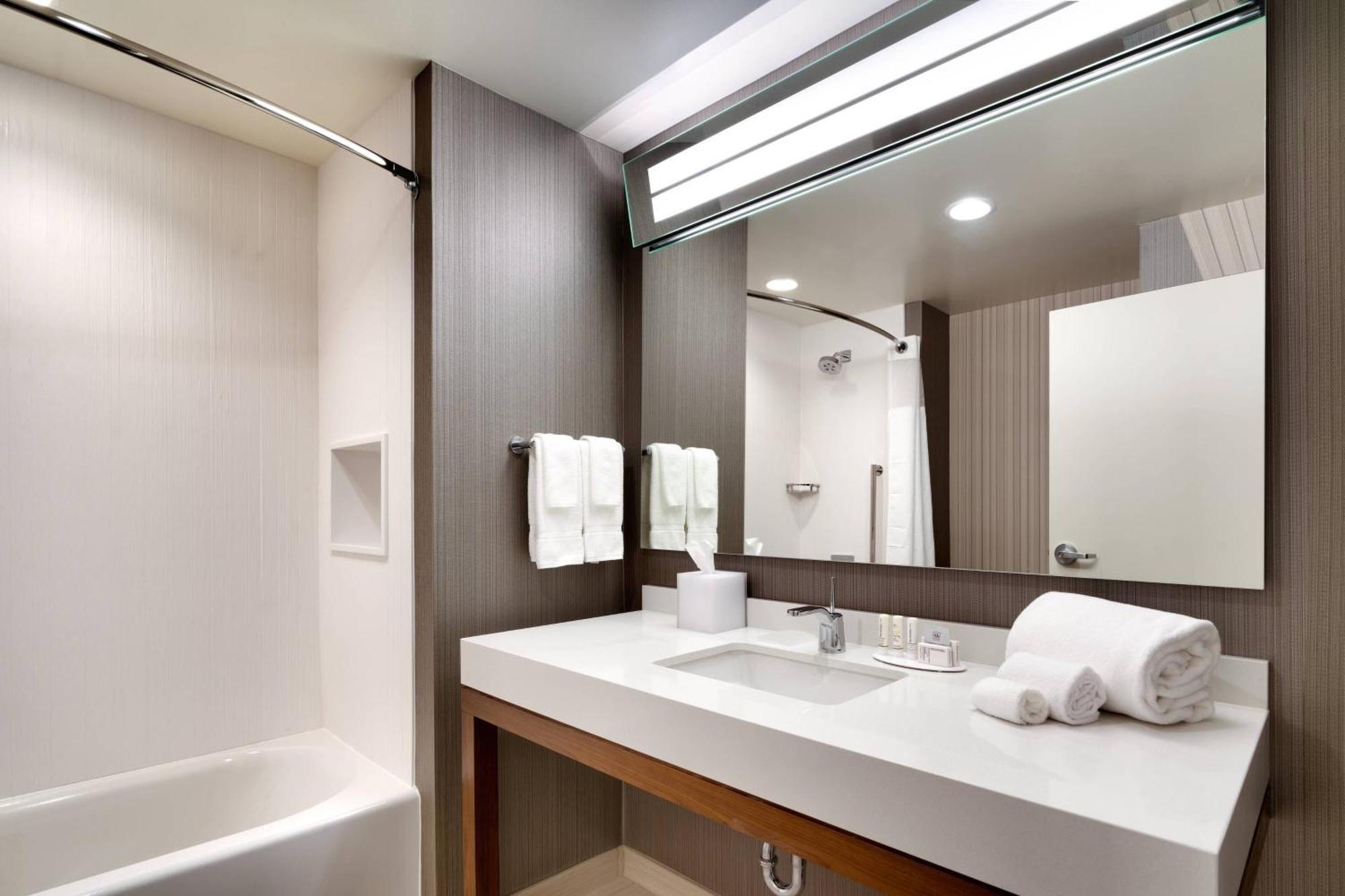 Courtyard By Marriott Atlanta Duluth Downtown Hotell Eksteriør bilde