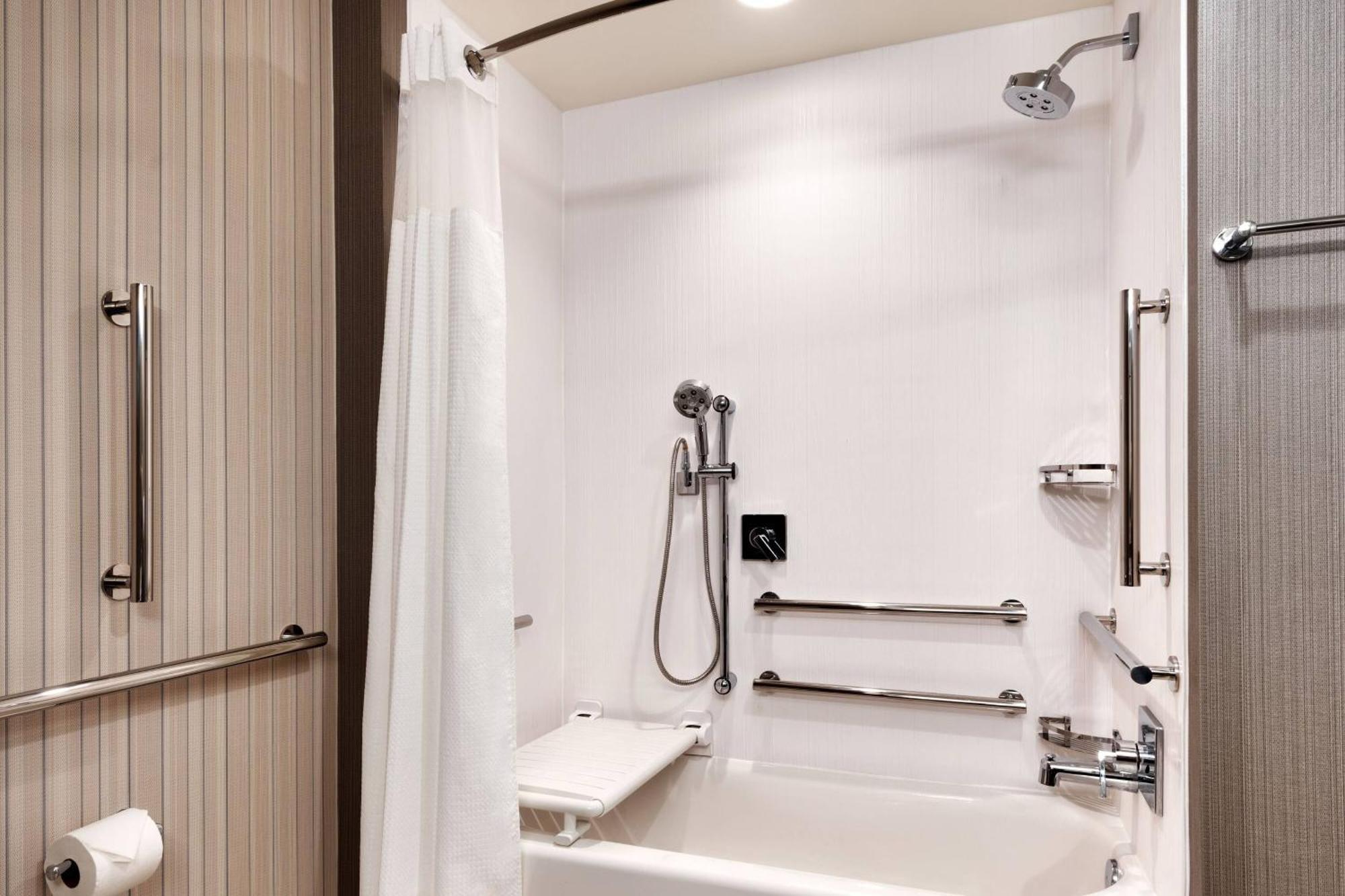 Courtyard By Marriott Atlanta Duluth Downtown Hotell Eksteriør bilde